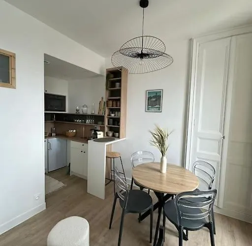 La Belle Brise Apartment *